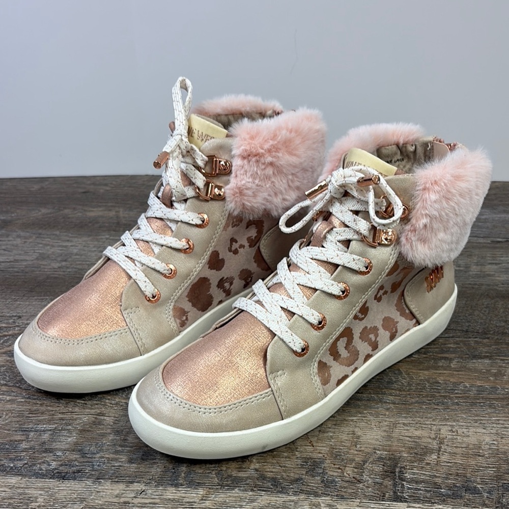 Nine West LUNA High Top Lace Up Sneaker Bootie with Faux Fur Trim Size 5